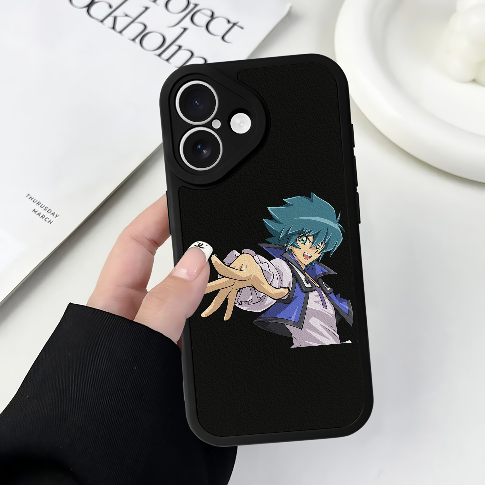 （画像用） 遊☆戯☆王 Yu-Gi-Oh! 【iPhone 16シリーズ対応】シリコンスマホケース（レザー調） 材質：シリコン